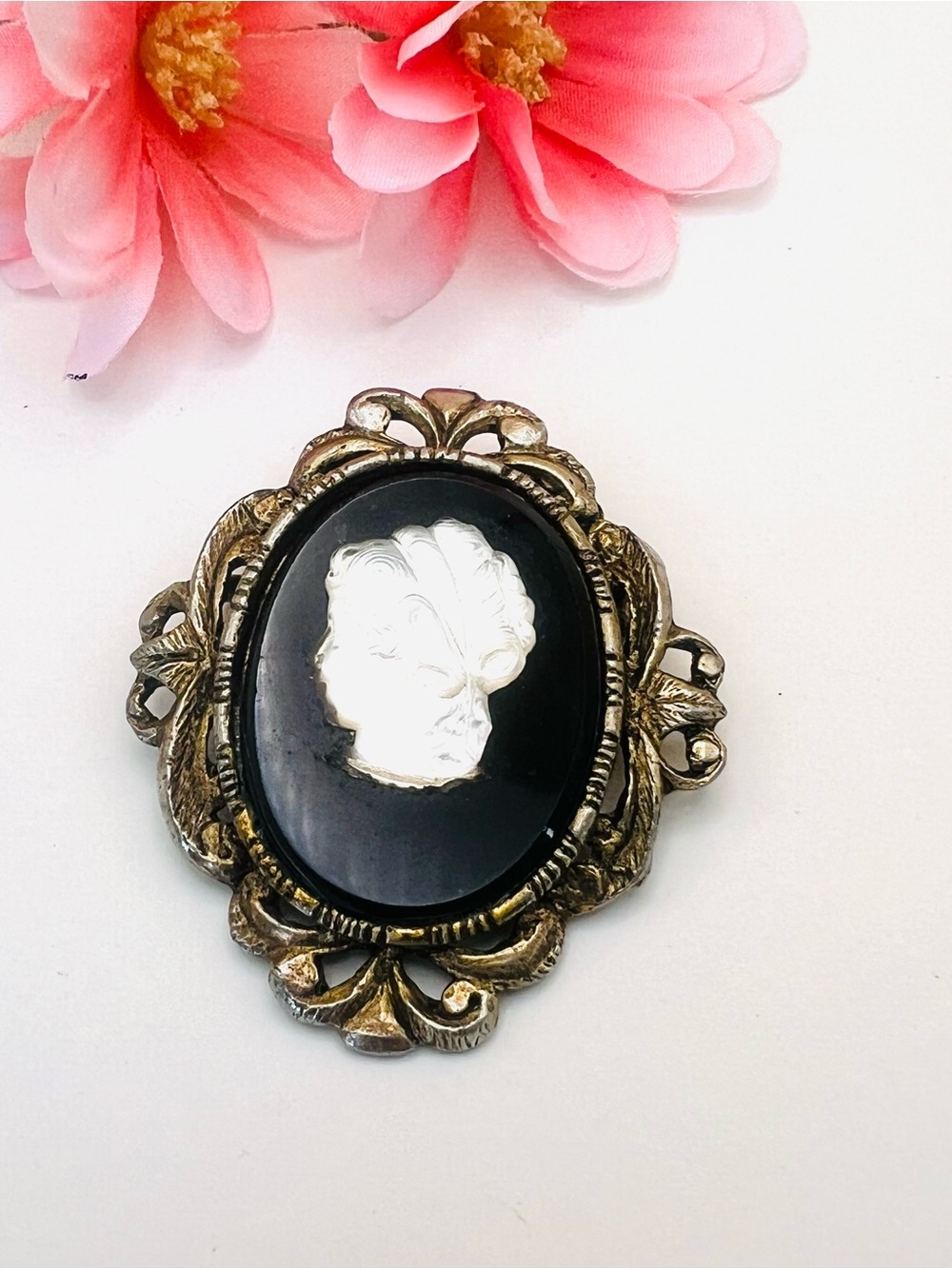 Antique-Style Black Cameo Brooch with Gold-Tone Frame